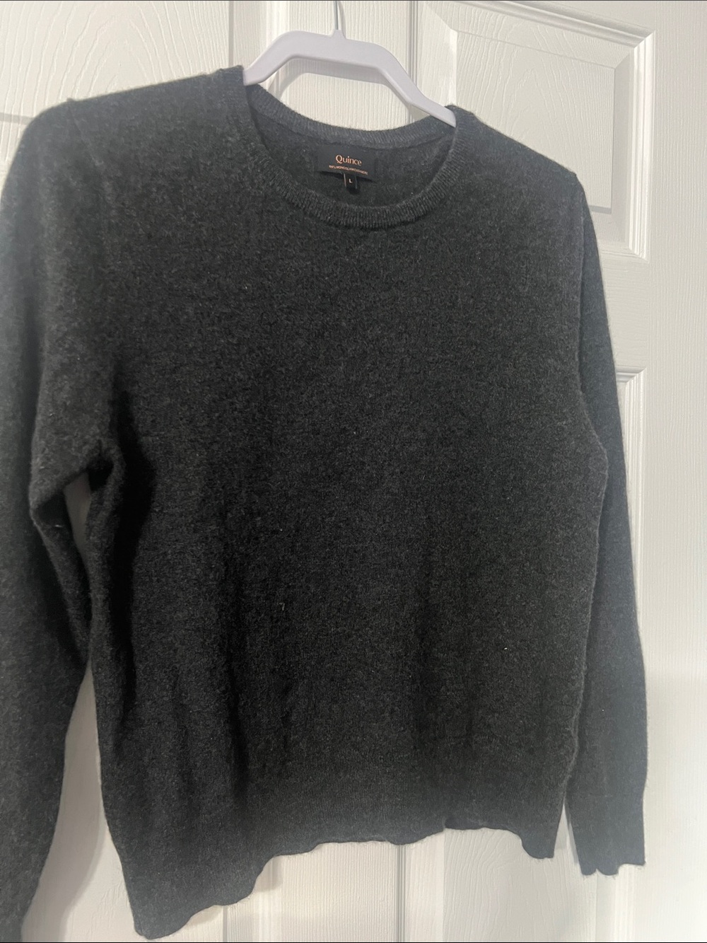 100% cashmere Quince Women’s  Crewneck Sweater in Charcoal Black